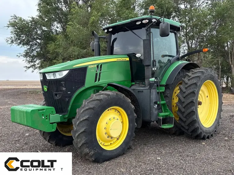 2014 John Deere 7250R MFWD tractor — photo 1