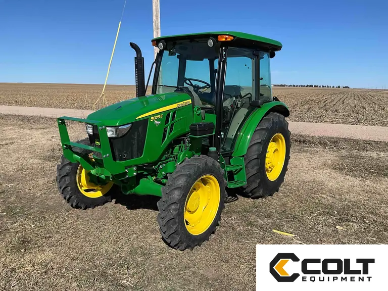 2021 John Deere 5075E MFWD Tractor photo 1